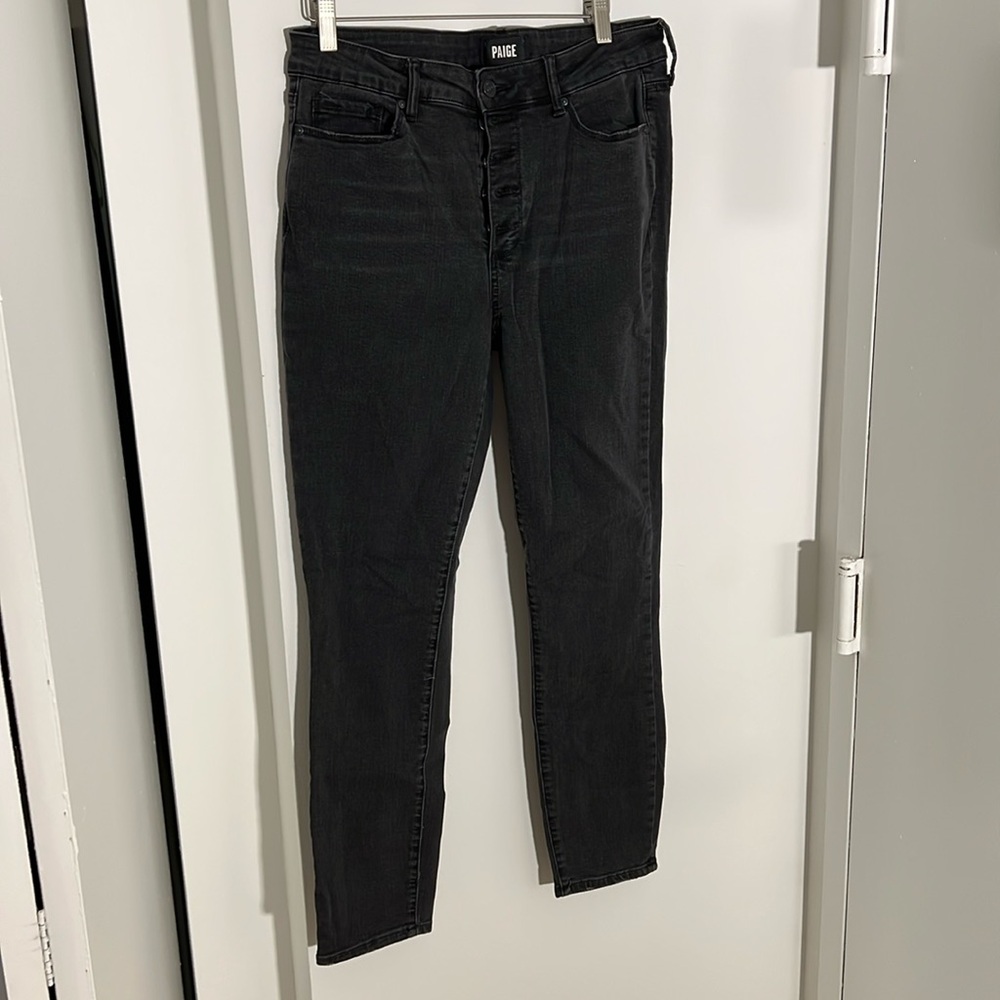 Paige black skinny jean. Size 30. Style name: Hoxton Ankle